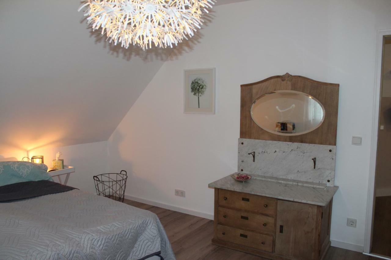 Ferienwohnung Im Tuermchen Oberfell Екстер'єр фото