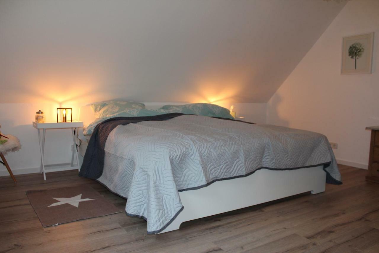 Ferienwohnung Im Tuermchen Oberfell Екстер'єр фото